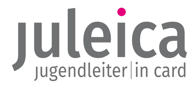 Logo der Juleica. In der Mitte steht "juleica", darunter steht "jugendleiter/in card".