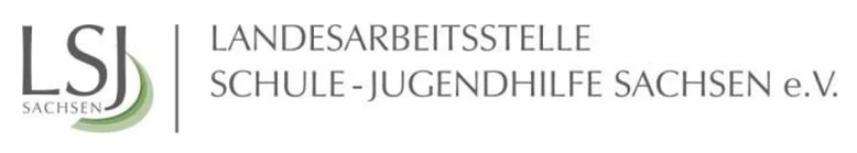 Links sind die Buchstaben LSJ in grauer Farbe abgebildet. Darunter steht in kleineren Buchstaben "Sachsen". Rechts davon ist ein grüner Halbkreis, welcher diagonal ausgerichtet ist und die beiden Zeilen verbindet. Rechts steht "Landesarbeitsstelle Schule