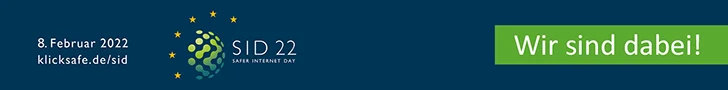Logo vom Safer Internet Day 2022. Dieses besteht aus grünen Punkten auf blauem Hintergrund, welche kreisförmig angeordnet sind. Drum herum sind gelbe Sterne angeordnet. Rechts daneben steht "Wir sind dabei!".