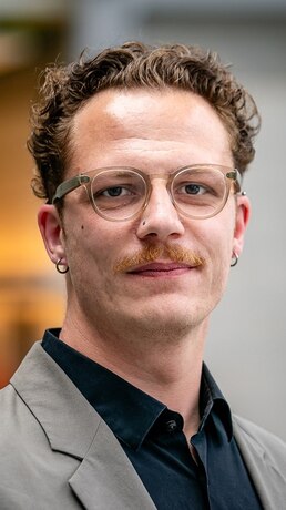 Portraitbild von Fabian Starosta