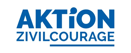 Über zwei Zeilen steht in blauer Farbe "Aktion Zivilcourage". Das Wort Courage ist dabei unterstrichen.